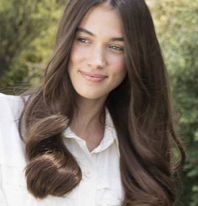 Essayez Une Couleur De Cheveux Chocolat Pour Creer Un Look Tendance Aux Reflets Chauds Garnier